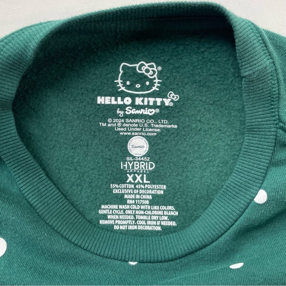 Hello Kitty Holiday Graphic Sweatshirt XXL - Picture 5 of 5